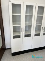 Vitrinenschrank